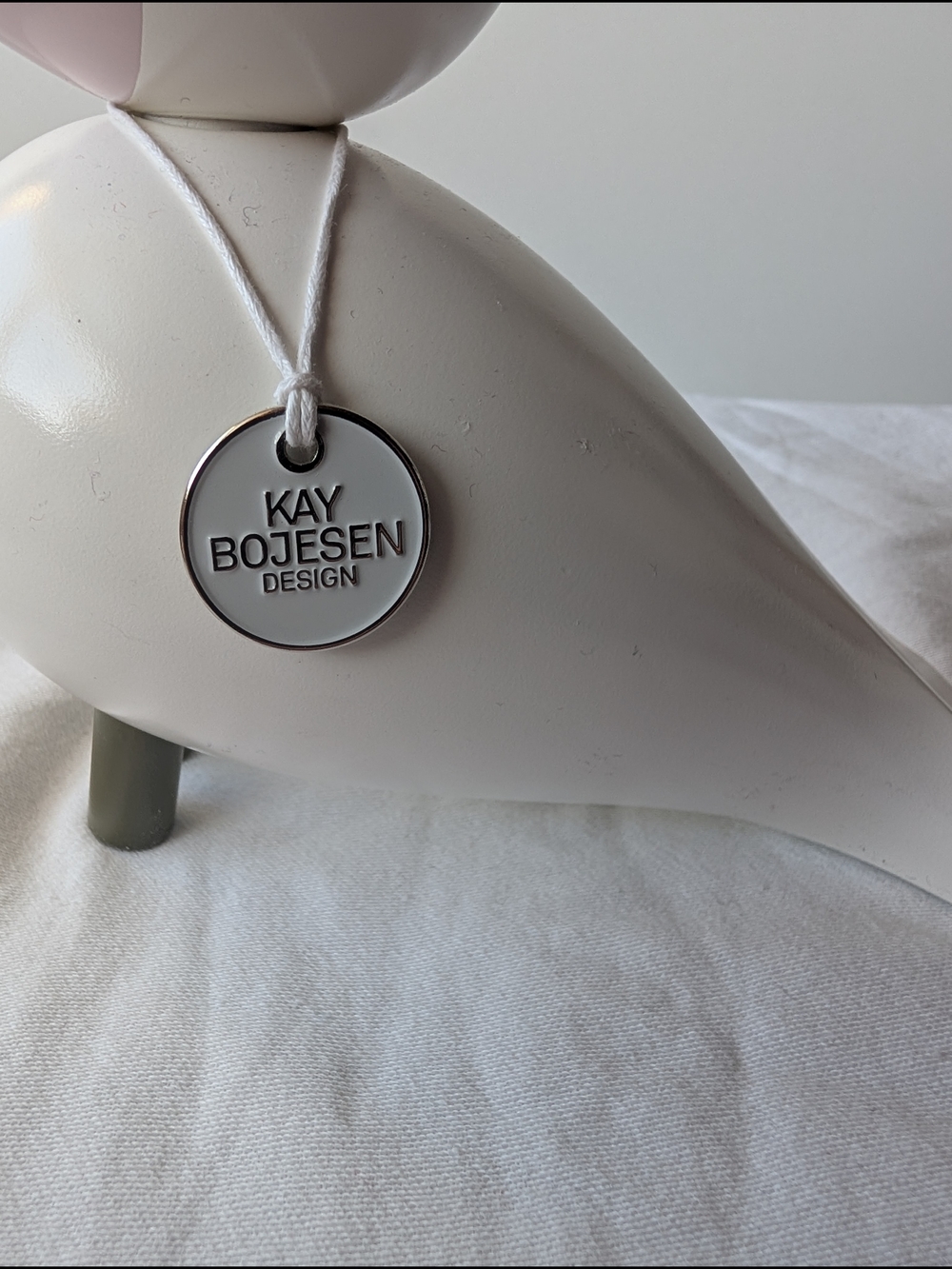 Kay Bojesen Denmark Love Songbird Painted Wood Bird Figurine in White and Pink - Picture 9 of 12